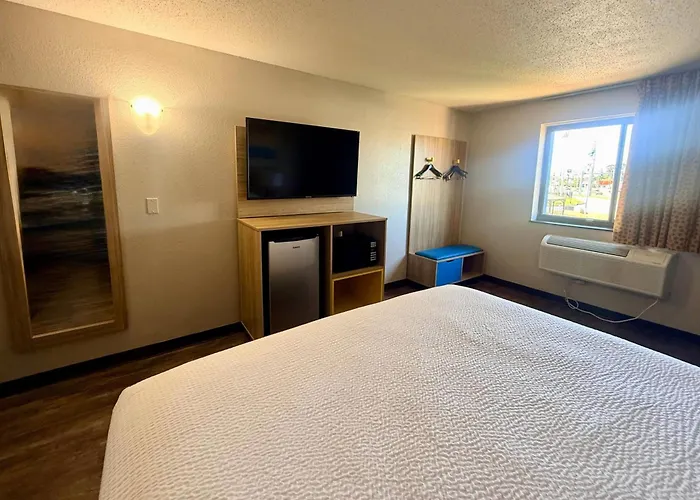 Days Inn By Wyndham Jacksonville Orange Park Near Nas Jax